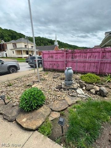 1025 Virginia Ave, Follansbee, WV 26037