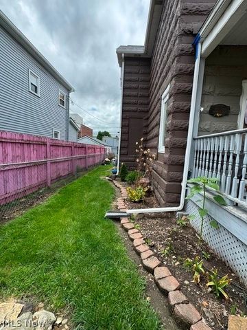 1025 Virginia Ave, Follansbee, WV 26037