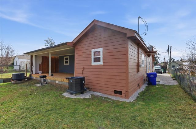 707 S 7th Street, Rogers, AR 72756