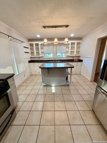 511 Torreon, San Antonio, TX 78207