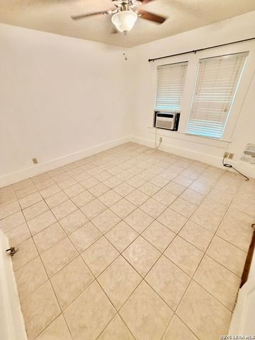 511 Torreon, San Antonio, TX 78207