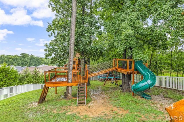 1409 Burrwyck Lane, Herculaneum, MO 63048