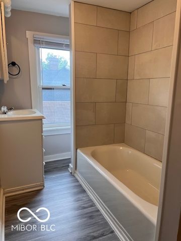 609 Woodruff Place Middle Drive, Indianapolis, IN 46201