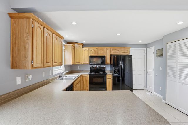 7724 Brookfield Drive, Fort Wayne, IN 46835