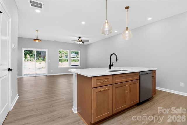337 N Hoskins Road, Charlotte, NC 28216