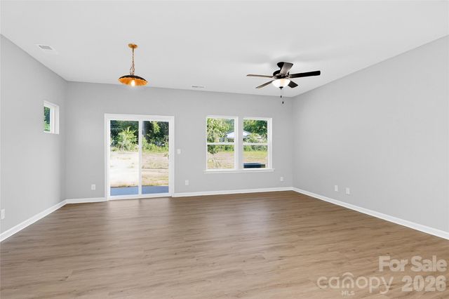 337 N Hoskins Road, Charlotte, NC 28216
