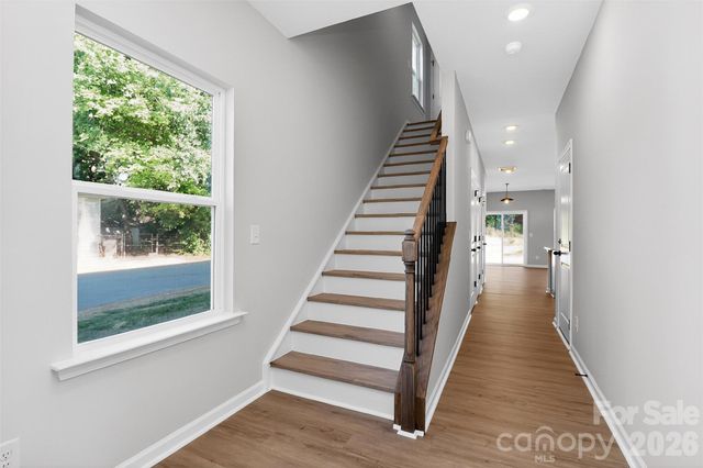 337 N Hoskins Road, Charlotte, NC 28216