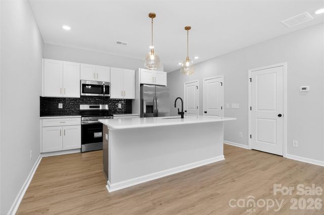 337 N Hoskins Road, Charlotte, NC 28216