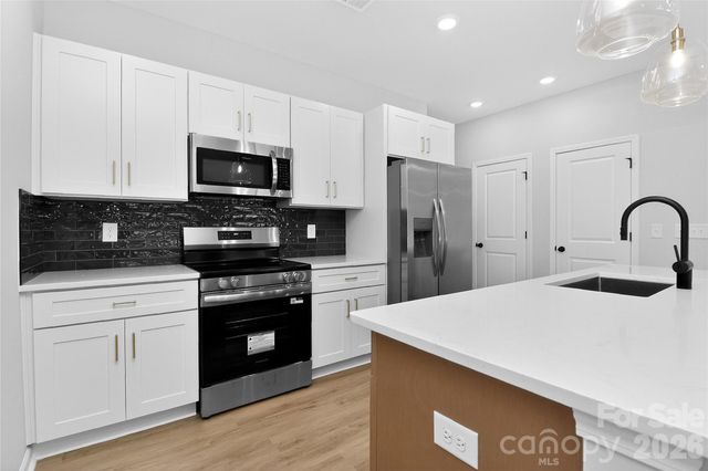 337 N Hoskins Road, Charlotte, NC 28216