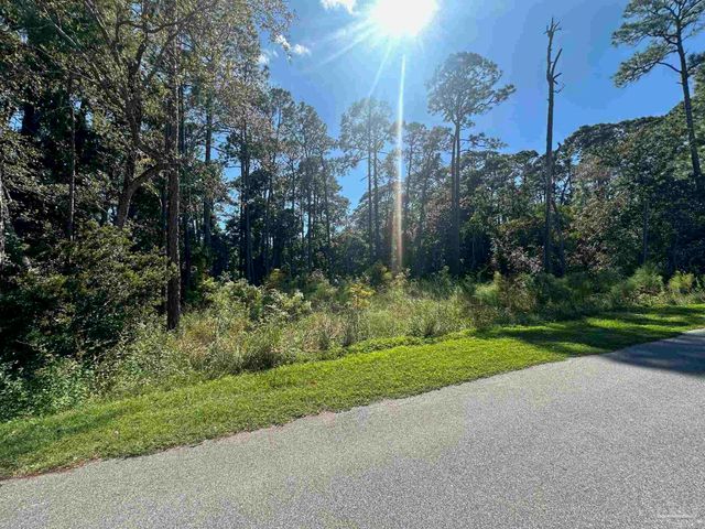 3857 Paradise Bay, Gulf Breeze, FL 32563