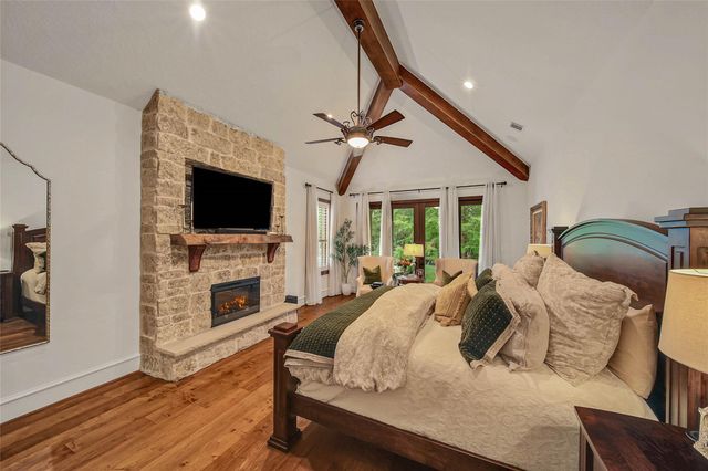 79 N Gary Glen Circle, The Woodlands, TX 77382