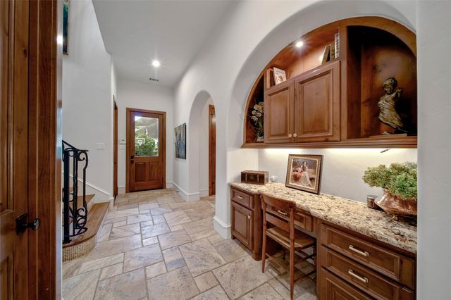 79 N Gary Glen Circle, The Woodlands, TX 77382