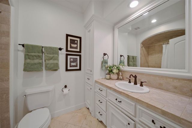 79 N Gary Glen Circle, The Woodlands, TX 77382