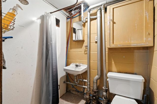 406 28th Avenue SW, Cedar Rapids, IA 52404