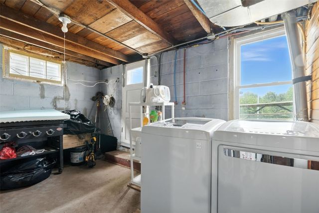 406 28th Avenue SW, Cedar Rapids, IA 52404