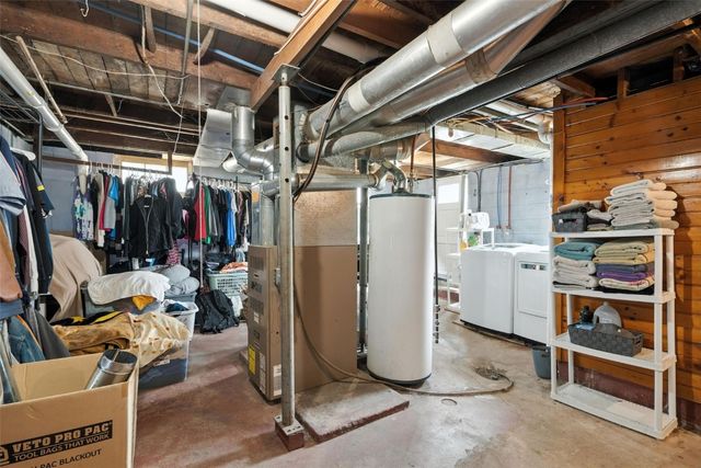 406 28th Avenue SW, Cedar Rapids, IA 52404