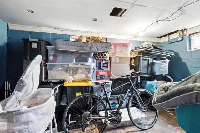 406 28th Avenue SW, Cedar Rapids, IA 52404