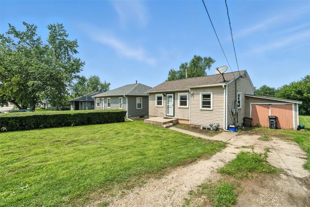 406 28th Avenue SW, Cedar Rapids, IA 52404