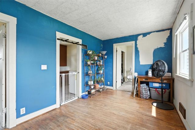 406 28th Avenue SW, Cedar Rapids, IA 52404