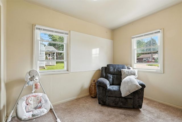 406 28th Avenue SW, Cedar Rapids, IA 52404