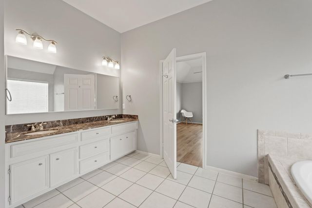 17710 Noble Oak Court, Houston, TX 77095