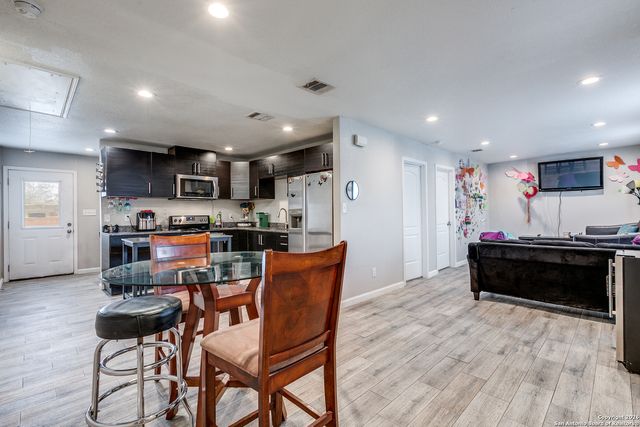 5323 War Cloud Dr, San Antonio, TX 78242