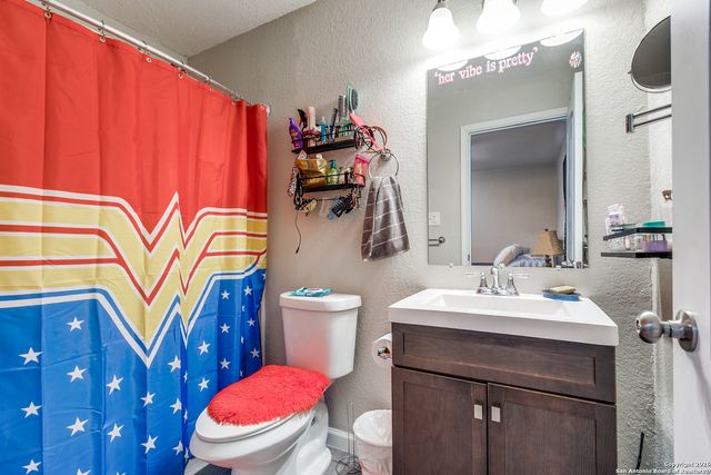 5323 War Cloud Dr, San Antonio, TX 78242