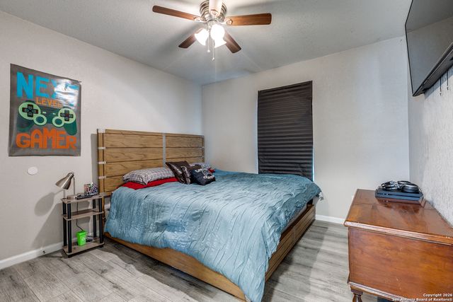 5323 War Cloud Dr, San Antonio, TX 78242