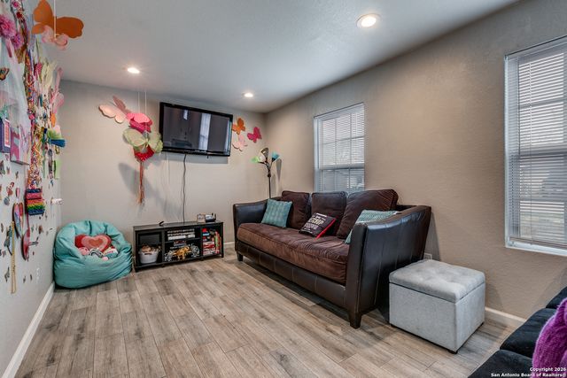 5323 War Cloud Dr, San Antonio, TX 78242