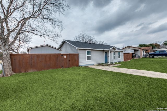 5323 War Cloud Dr, San Antonio, TX 78242