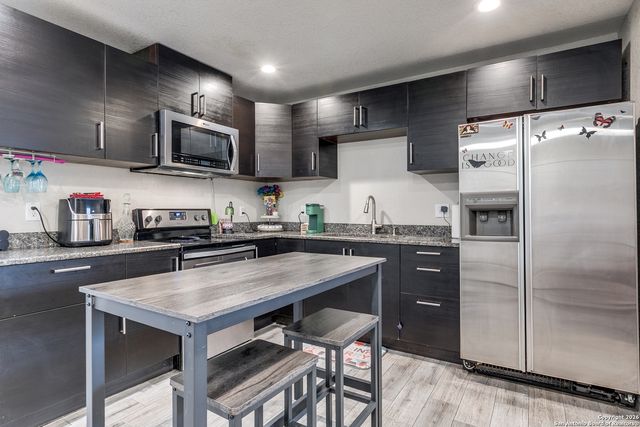 5323 War Cloud Dr, San Antonio, TX 78242