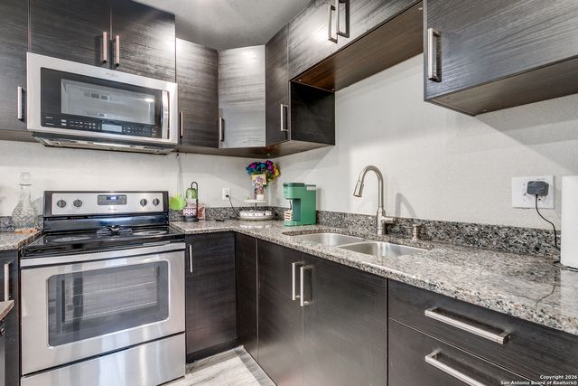 5323 War Cloud Dr, San Antonio, TX 78242