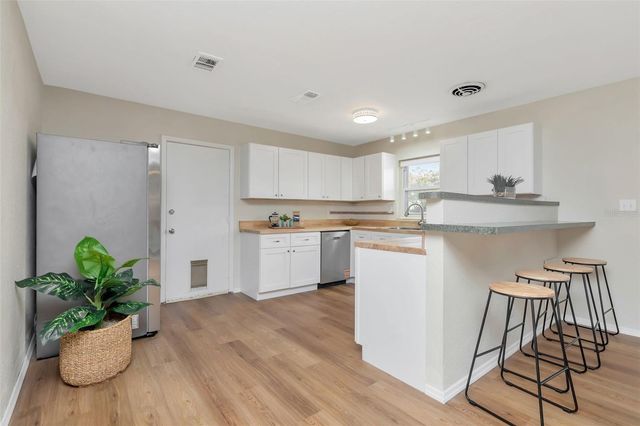 7420 DR MARTIN LUTHER KING JR STREET N, St Petersburg, FL 33702