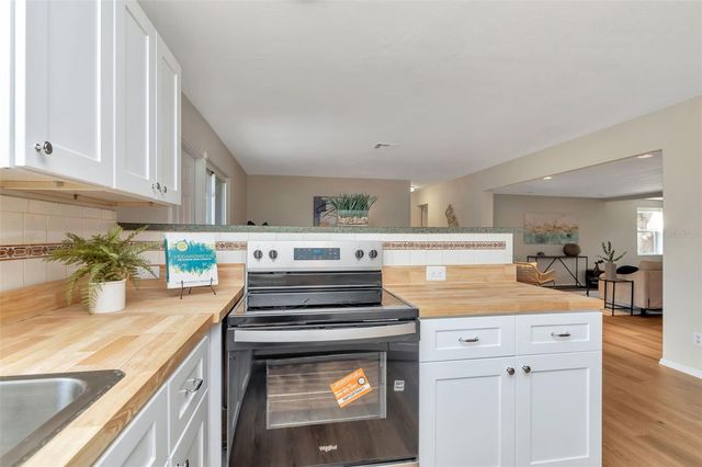 7420 DR MARTIN LUTHER KING JR STREET N, St Petersburg, FL 33702