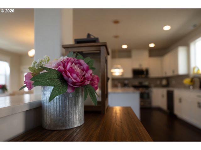 14919 Nw COSMOS St, Portland, OR 97229