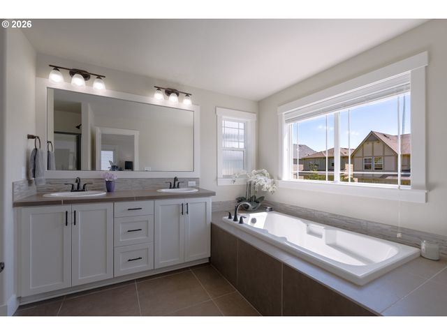 14919 Nw COSMOS St, Portland, OR 97229