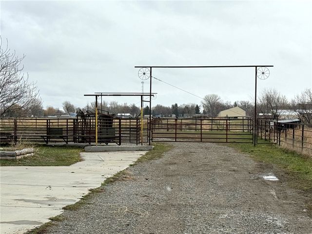 2453 N 14th Road, Worden, MT 59088