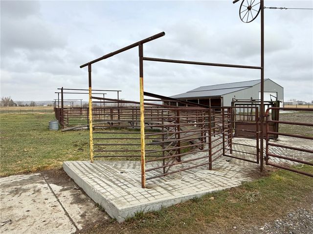 2453 N 14th Road, Worden, MT 59088