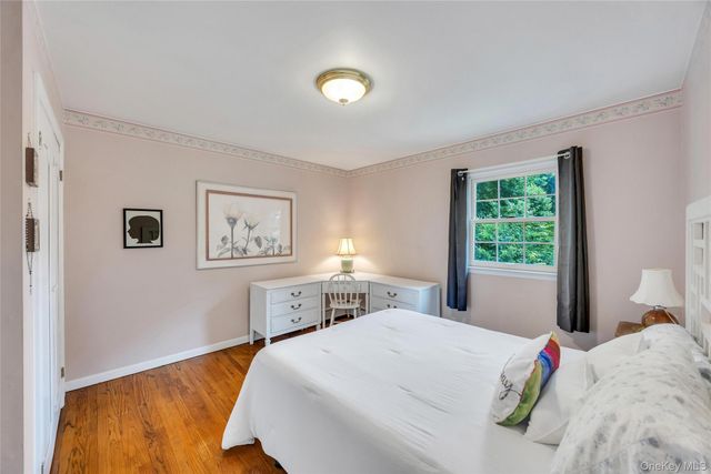 6 Crown Hill Road, Northport, NY 11768