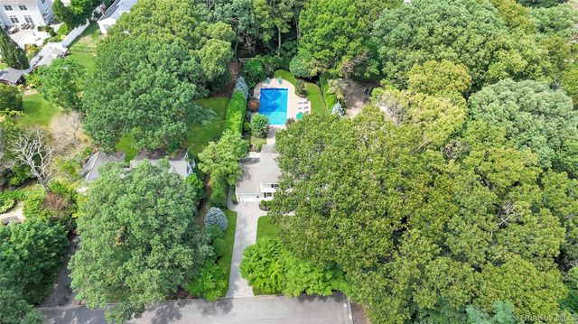 6 Crown Hill Road, Northport, NY 11768