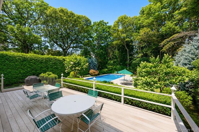 6 Crown Hill Road, Northport, NY 11768