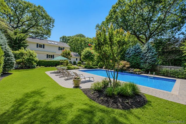 6 Crown Hill Road, Northport, NY 11768
