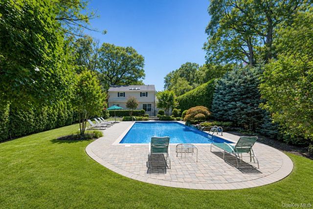 6 Crown Hill Road, Northport, NY 11768