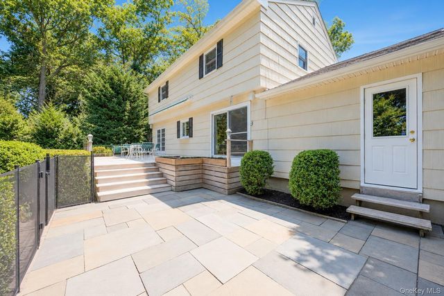 6 Crown Hill Road, Northport, NY 11768