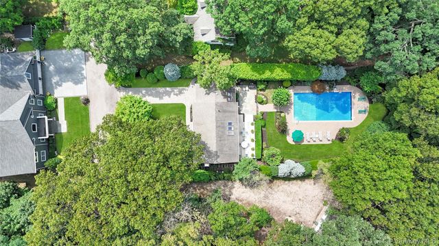 6 Crown Hill Road, Northport, NY 11768