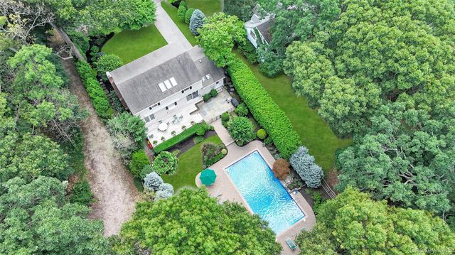 6 Crown Hill Road, Northport, NY 11768