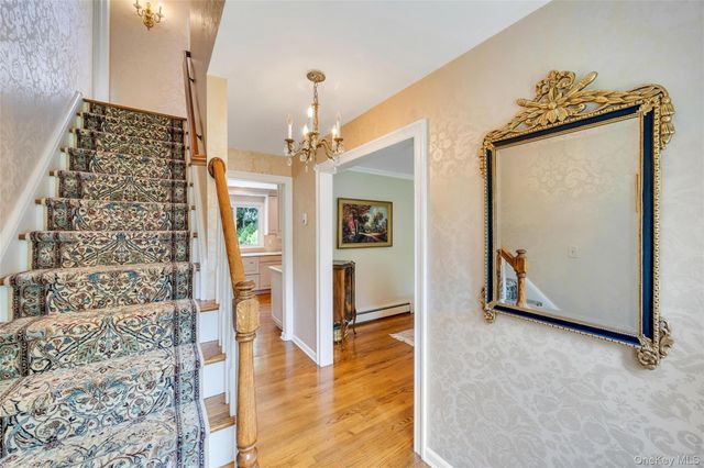 6 Crown Hill Road, Northport, NY 11768