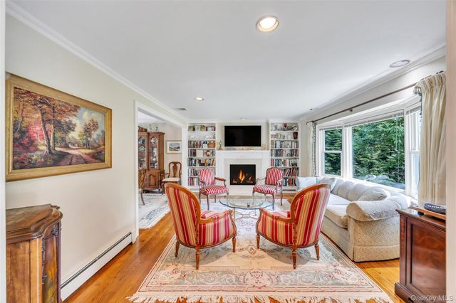 6 Crown Hill Road, Northport, NY 11768