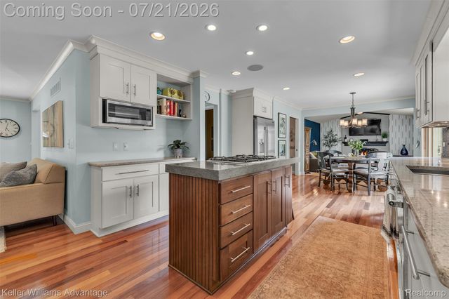 49276 Harvest Drive, Plymouth Charter Township, MI 48170