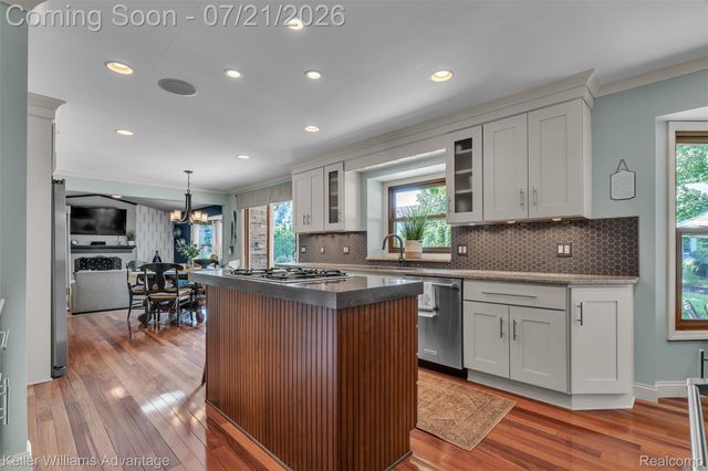 49276 Harvest Drive, Plymouth Charter Township, MI 48170
